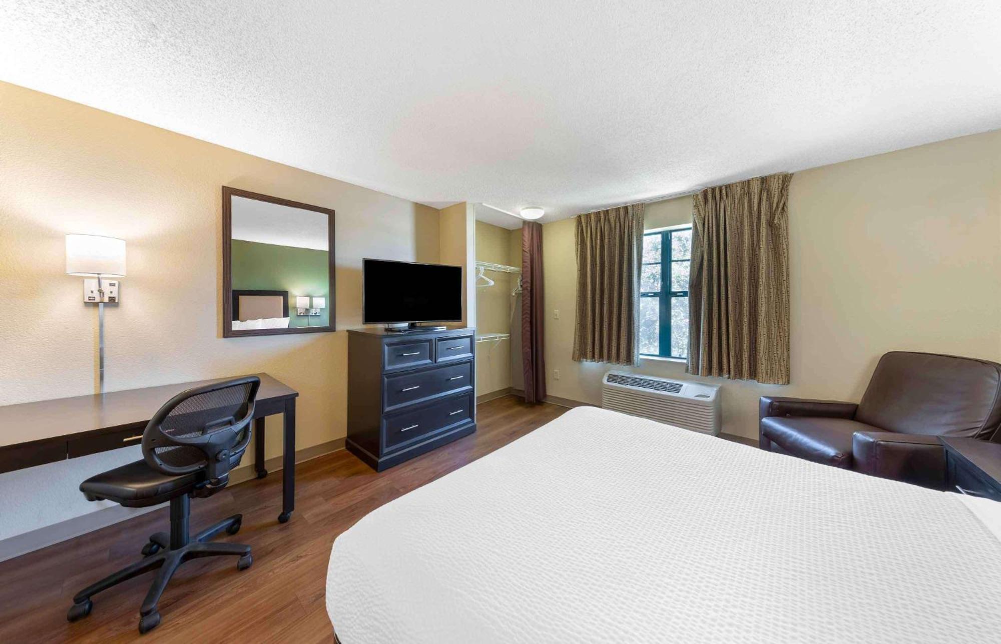 Extended Stay America Select Suites - Indianapolis - North - Carmel Exterior photo