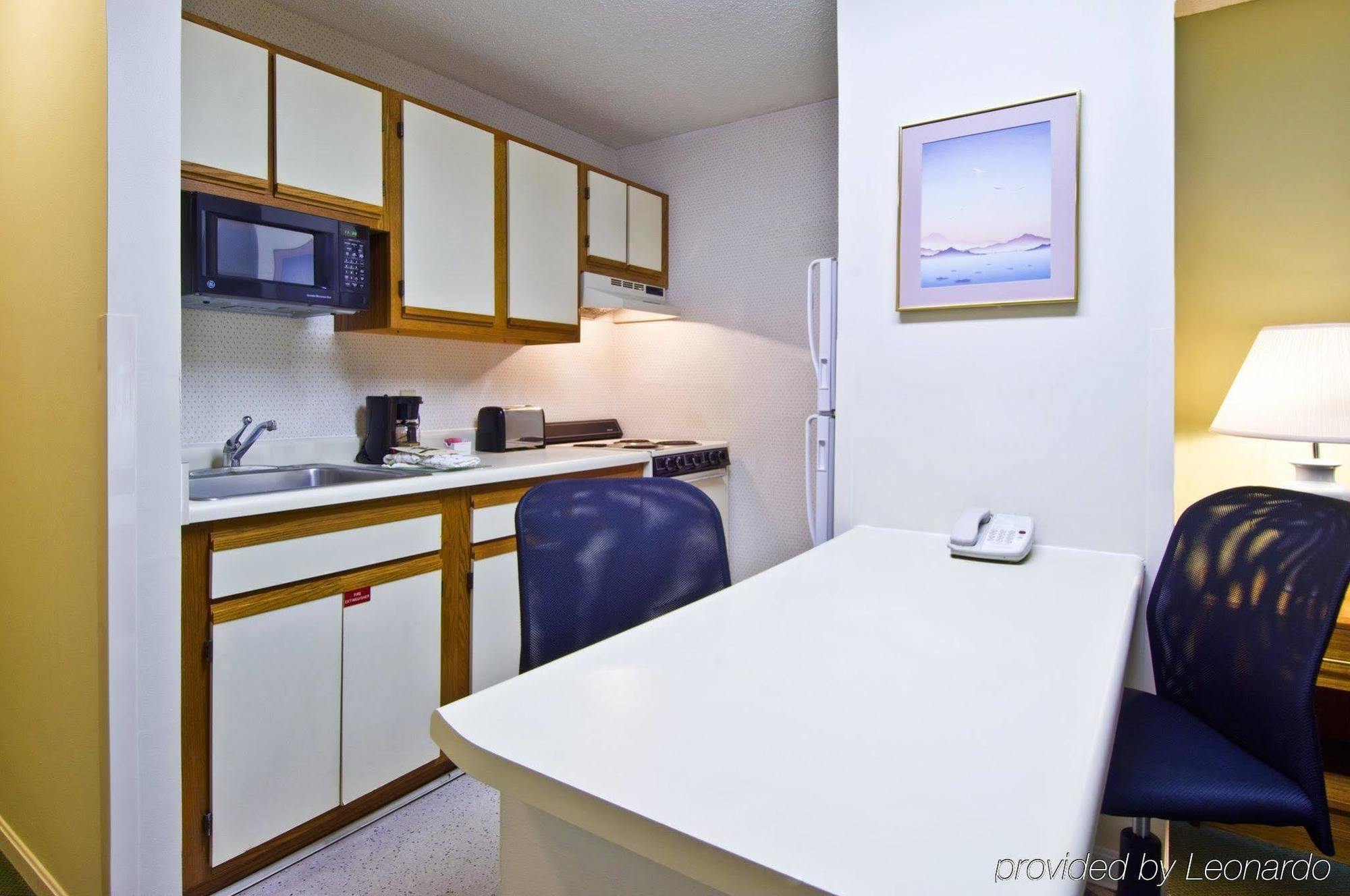 Extended Stay America Select Suites - Indianapolis - North - Carmel Room photo